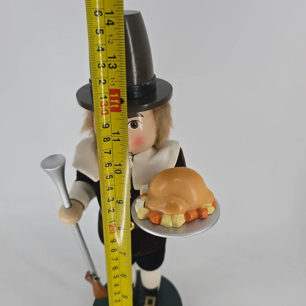 Vintage 2003 Nutcracker Village Thanksgiving Pilgrim Man with Turkey  14